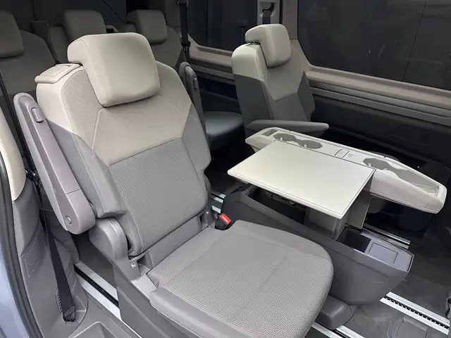 Volkswagen Multivan view 27