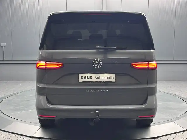 Volkswagen Multivan view 3