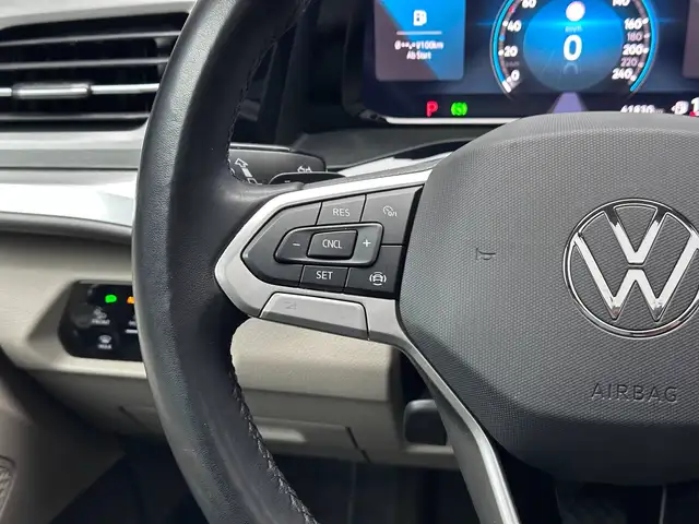 Volkswagen Multivan view 17
