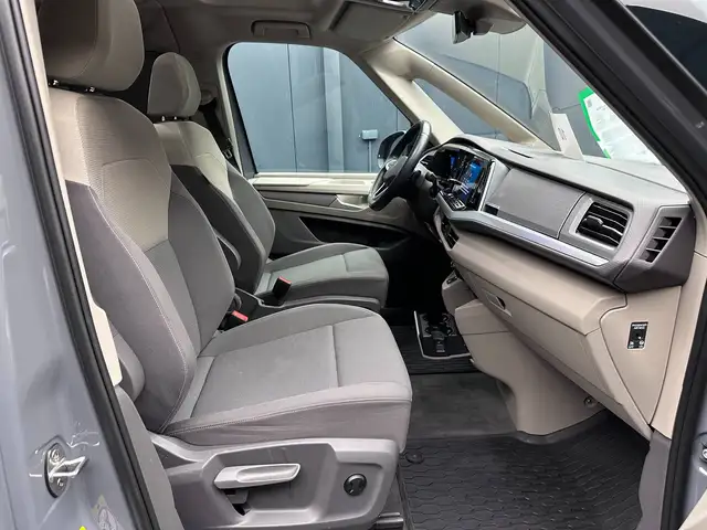 Volkswagen Multivan view 10