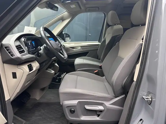 Volkswagen Multivan view 14