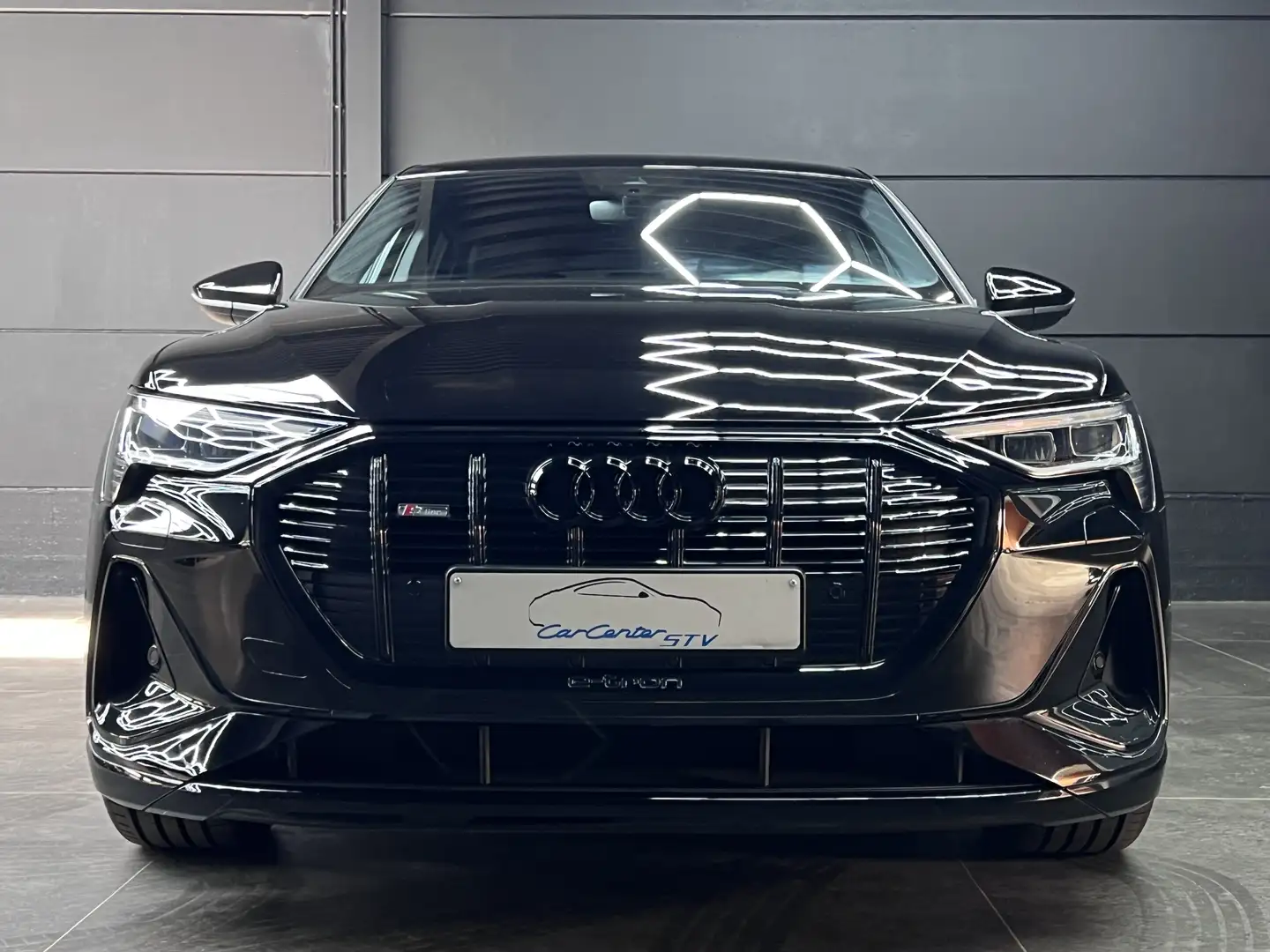 Audi e-tron 55 Quattro 95 kWh / S line / Full Black / Noir - 2