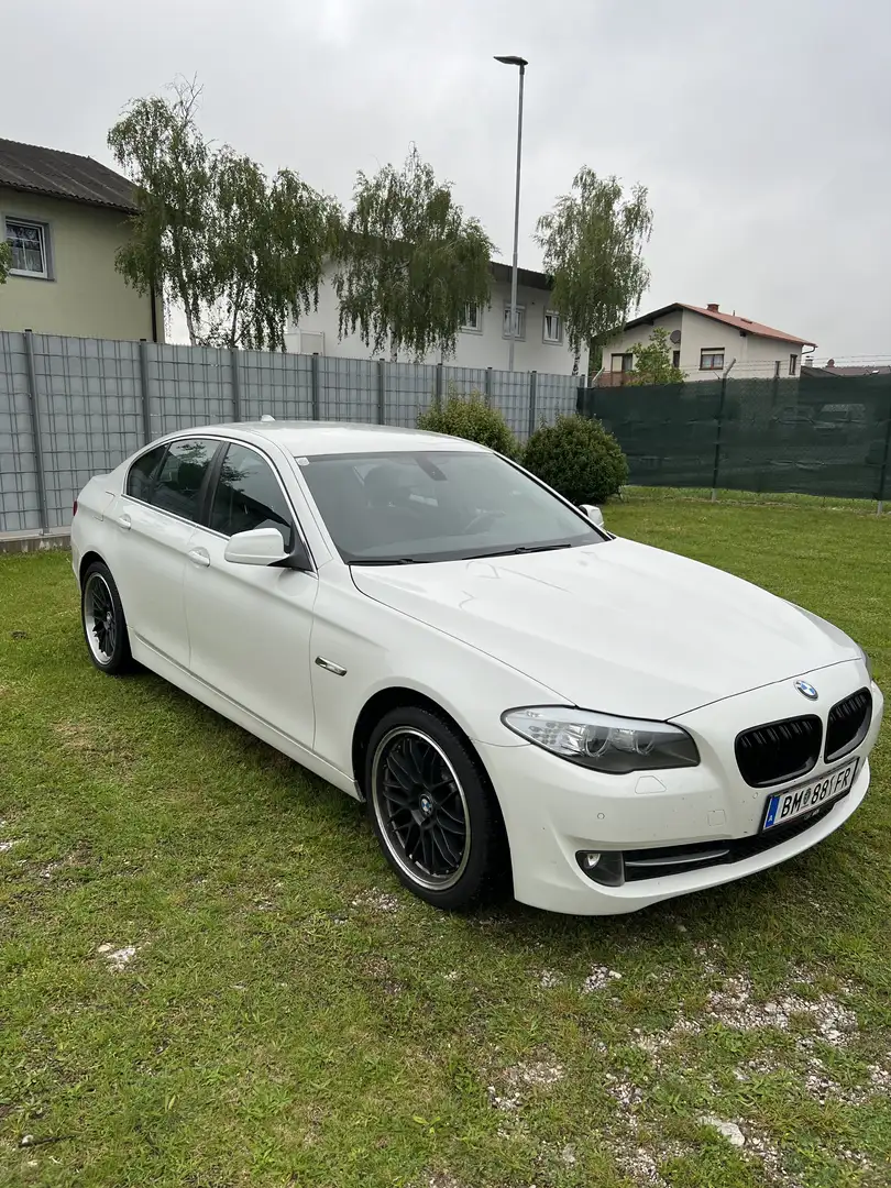 BMW 520 520d Limousine - 1