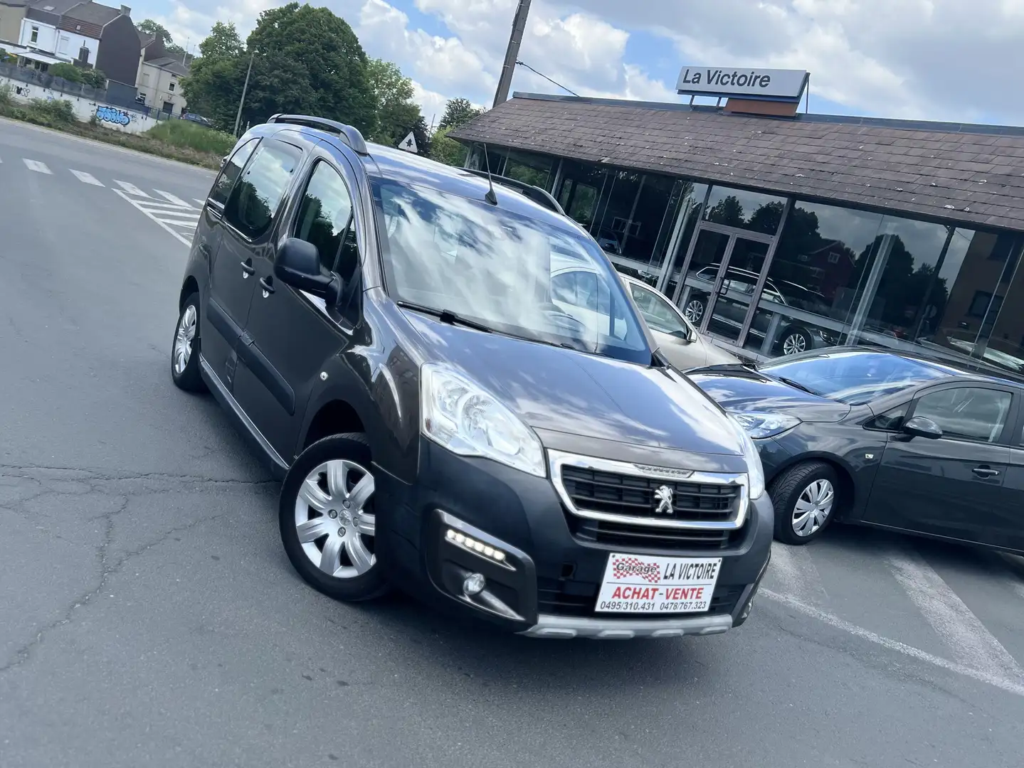 Peugeot Partner Tepee 1.2 PureTech 5 PLaces Gps CLim Euro 6b Gris - 1