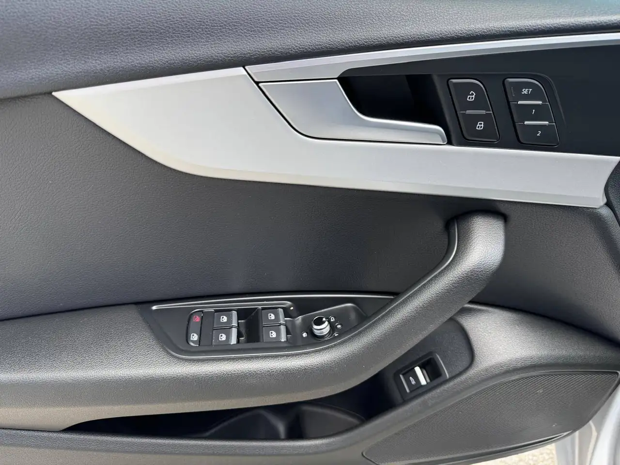 Audi A4 снимка Audi A4