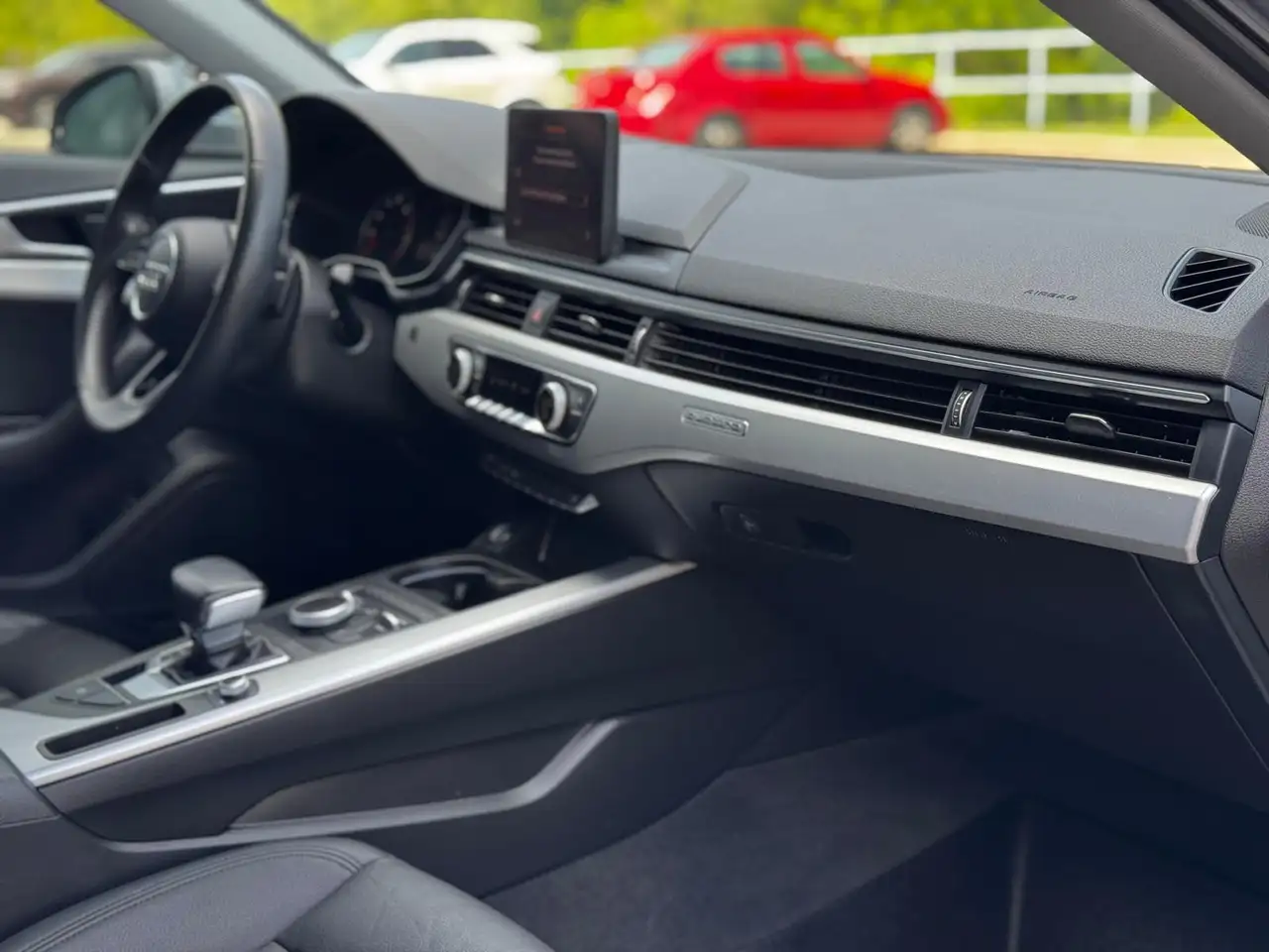 Audi A4 снимка Audi A4