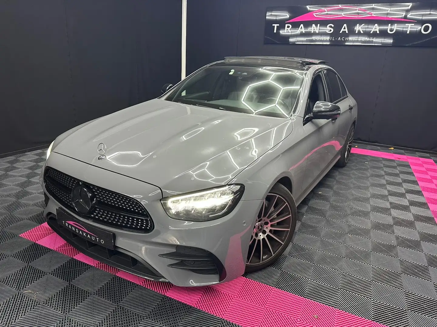 Mercedes-Benz E 200 BURMESTER/ 360°/PANO/GRIS NARDO/ GARANTIE 1 AN Gris - 1