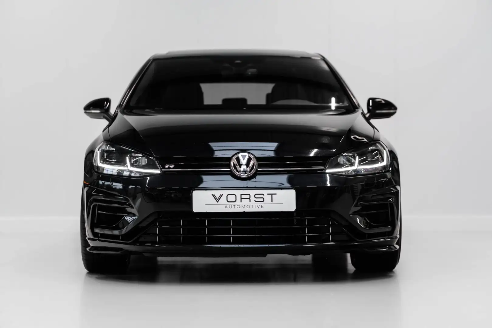 Volkswagen Golf 2.0 TSI 4Motion R Pano Dynaudio Camera DCC Schwarz - 2