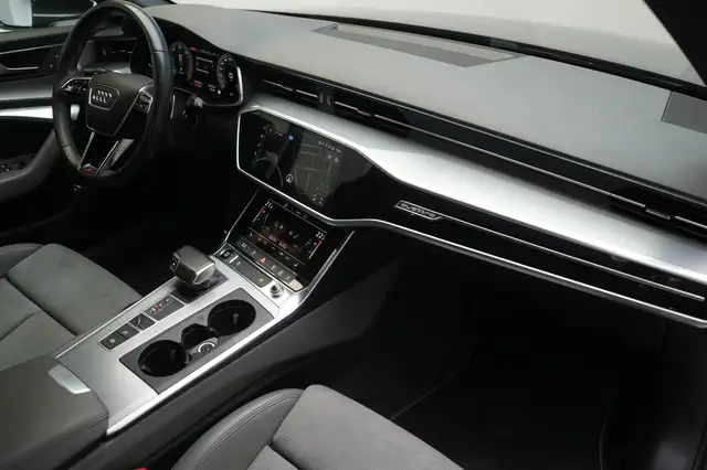 Audi A6 view 9