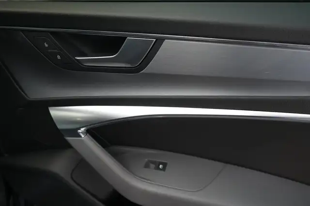 Audi A6 view 10