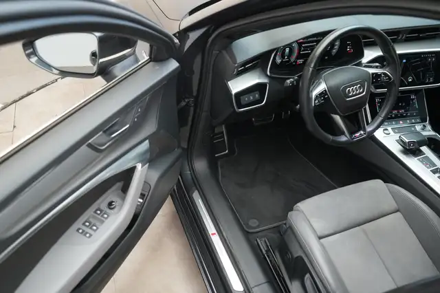 Audi A6 view 14