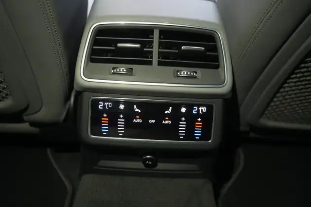 Audi A6 view 12