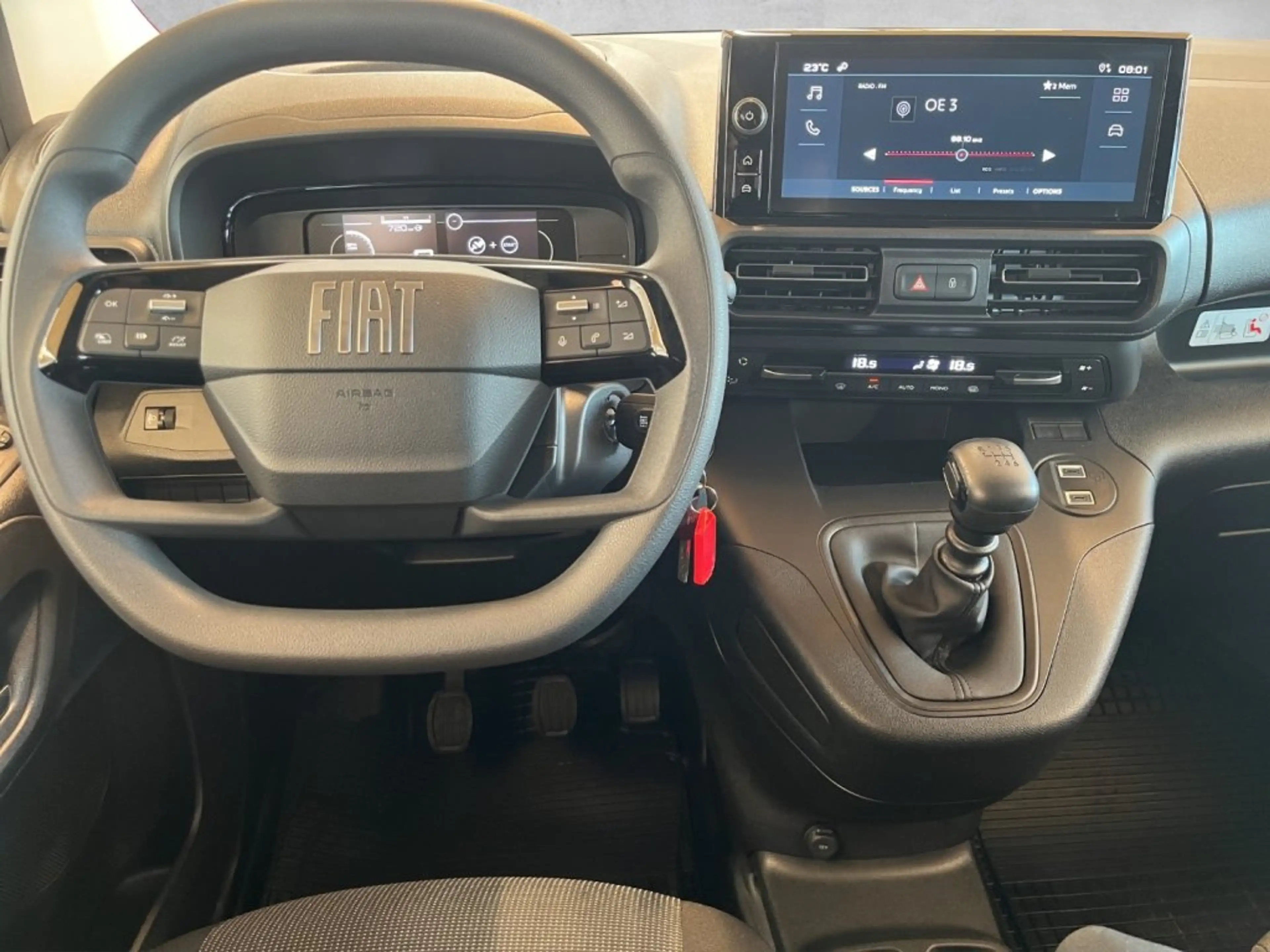 Fiat Doblo DoKa L2 BHDI 100 variable Trennwand — photo 14