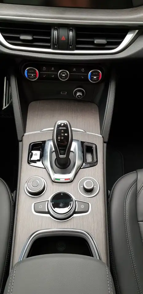 Alfa Romeo Stelvio 2021 — фото 9