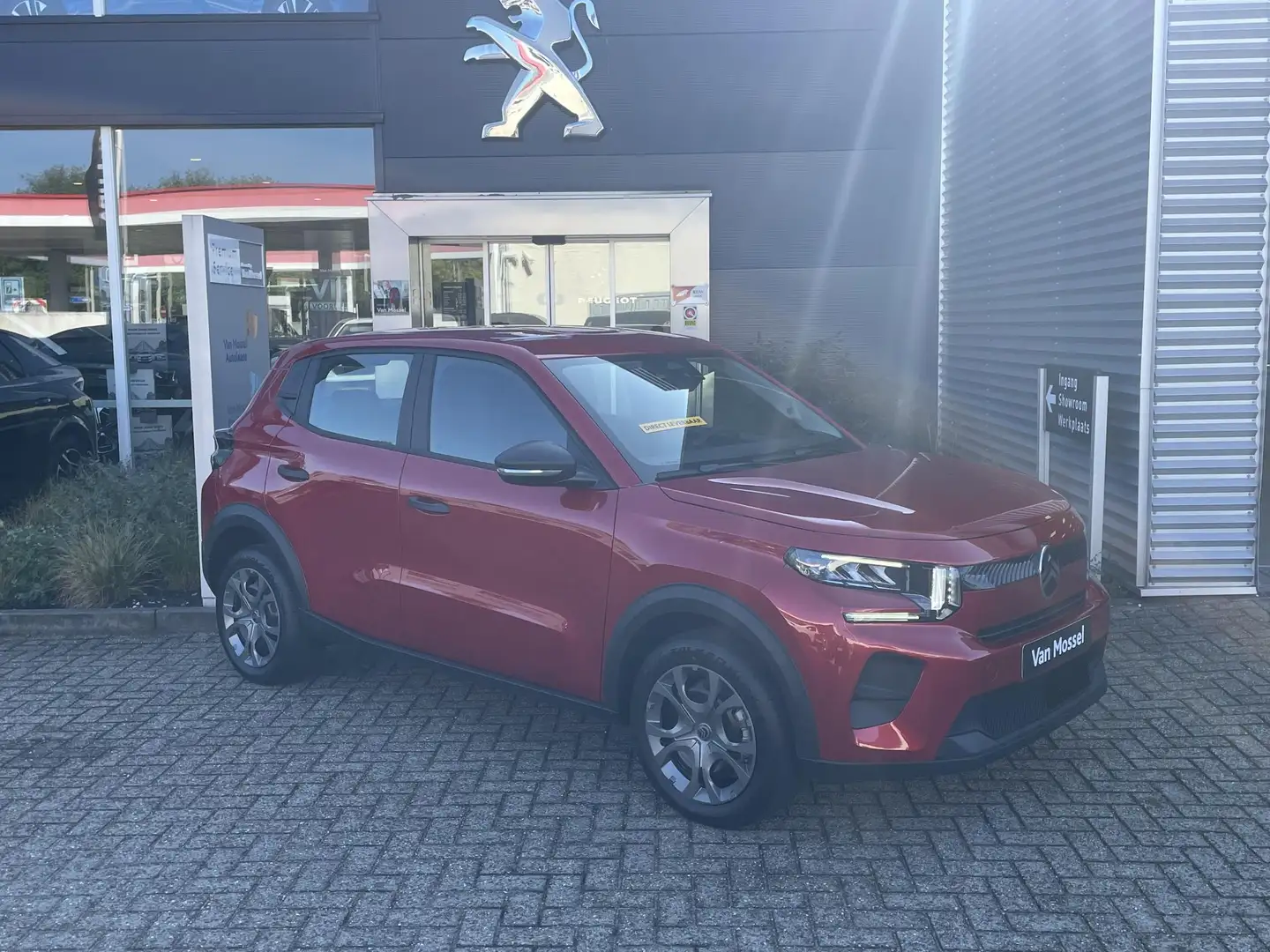 Citroen C3 Ë-C3 You 113pk 44 kWh - PARKEERSENSOREN - BLUETOOT Rood - 2