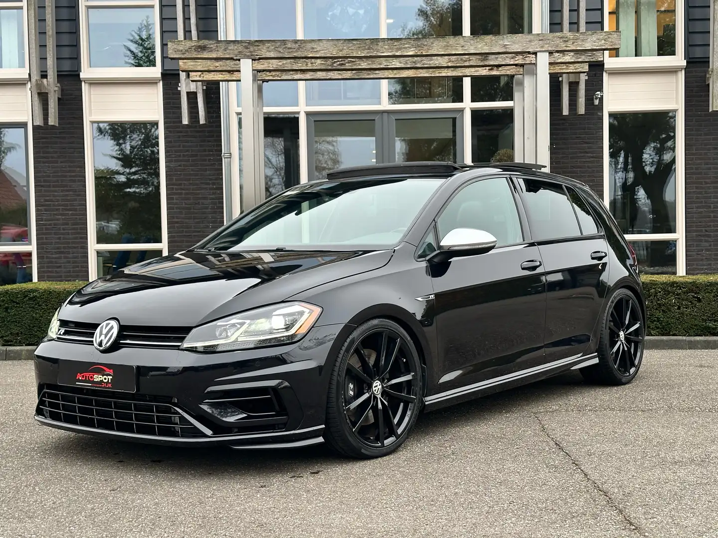 Volkswagen Golf R Fekete - 1