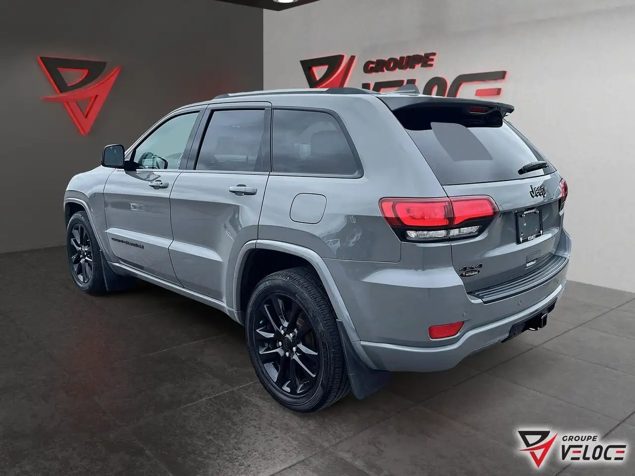 Jeep Grand Cherokee photo Jeep Grand Cherokee