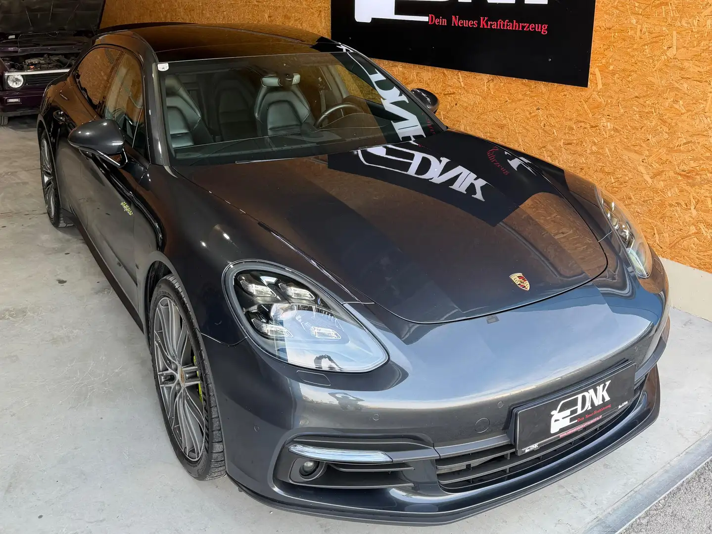Porsche Panamera 4 Sport Turismo e-Hybrid APPROVED 2027|SportChrono|Softc.|Ambiente|Nachtsicht|SportAGA Grau - 2