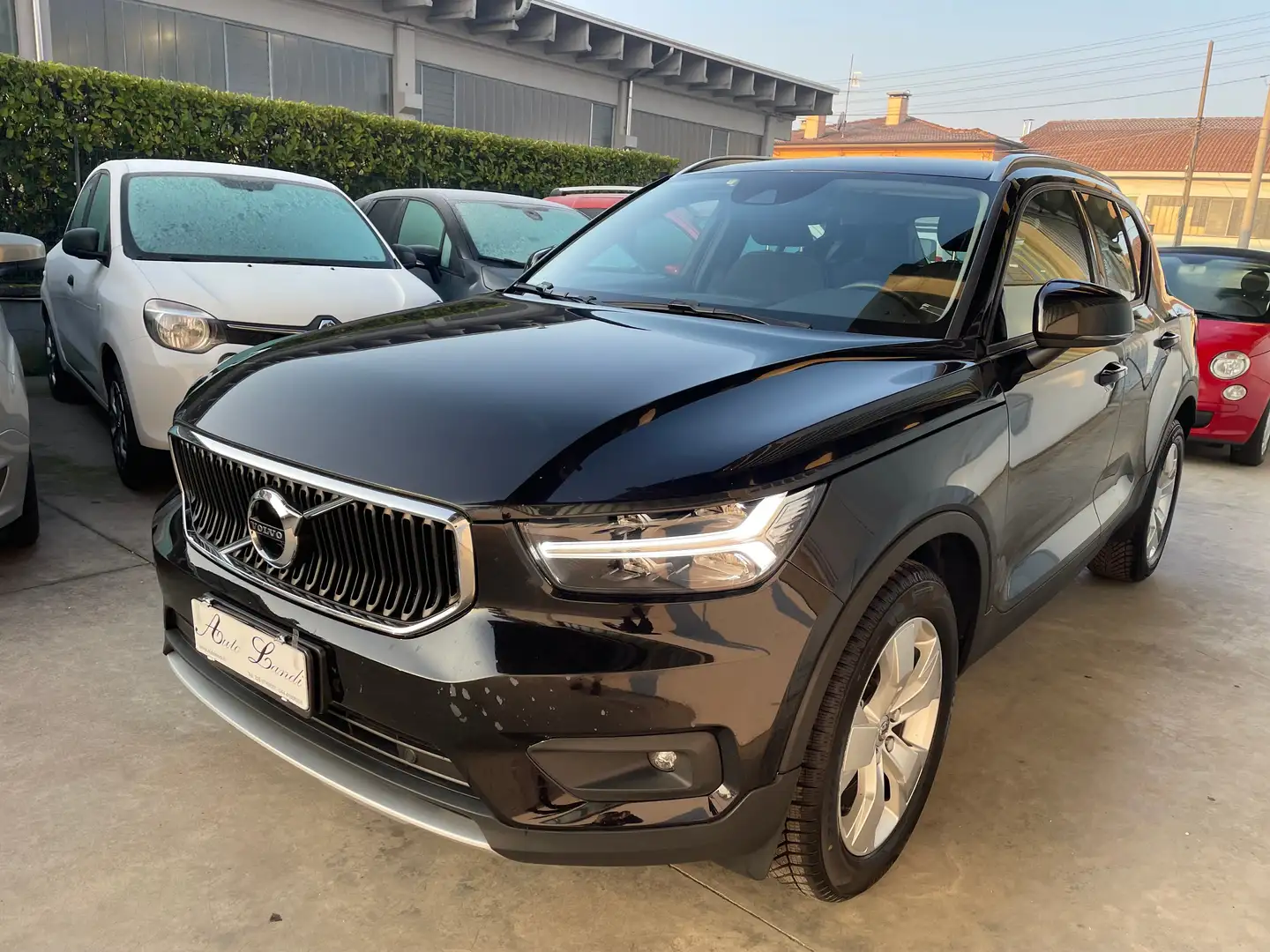 Volvo XC40 2.0 d3 Business Plus my20 crna - 1