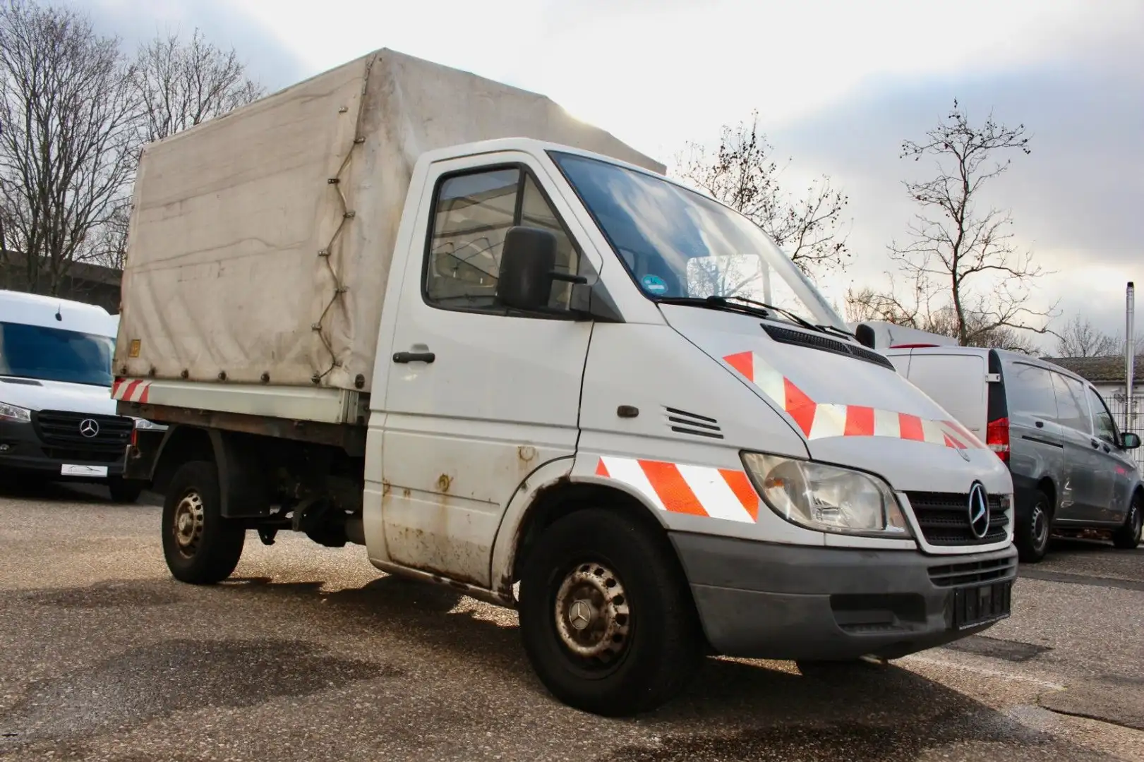 Mercedes-Benz Sprinter Pritsche Plane 211 CDI 2,8t SPRINTSHIFT Blanco - 1