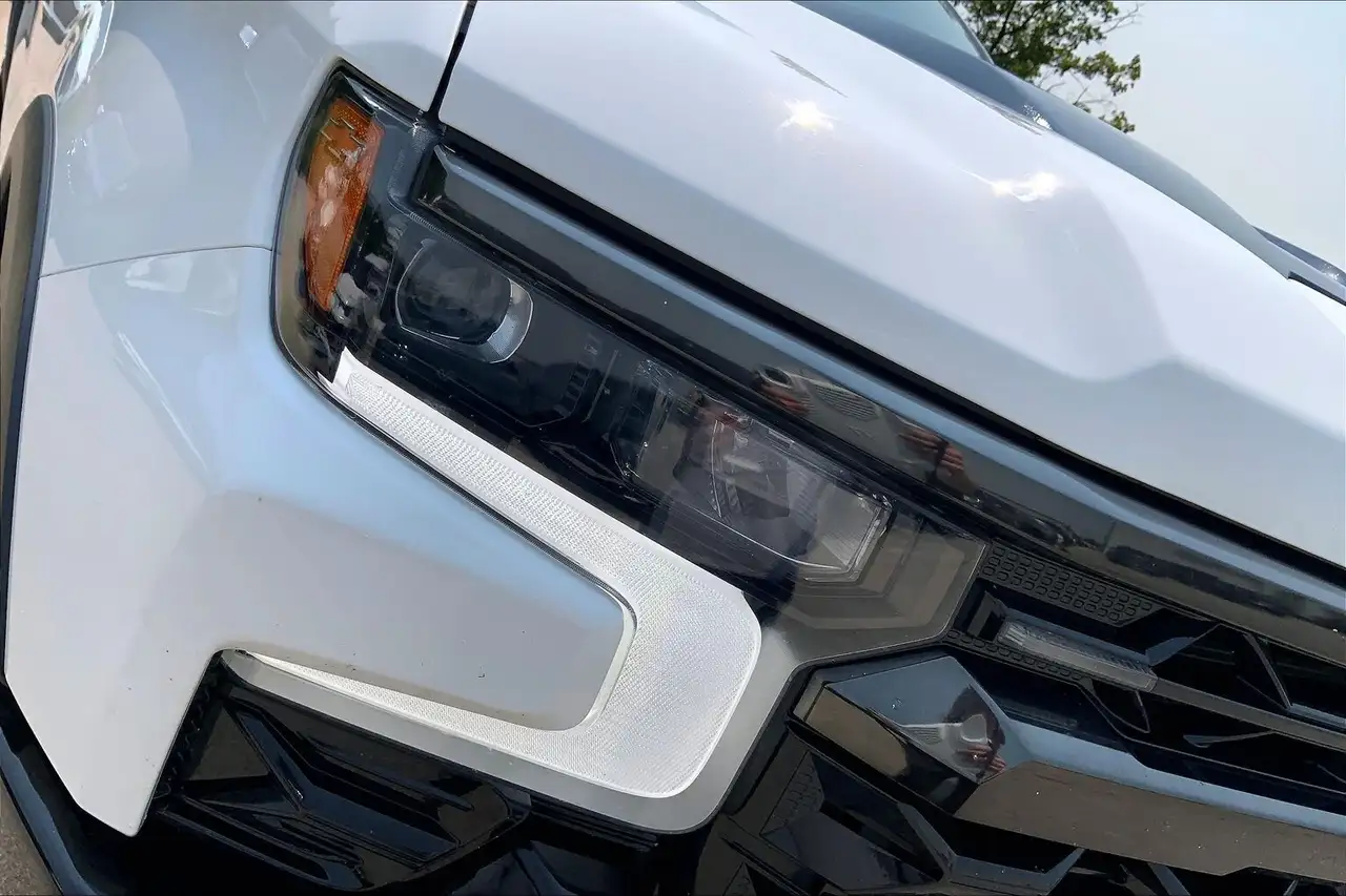 Chevrolet Silverado 1500 photo Chevrolet Silverado 1500