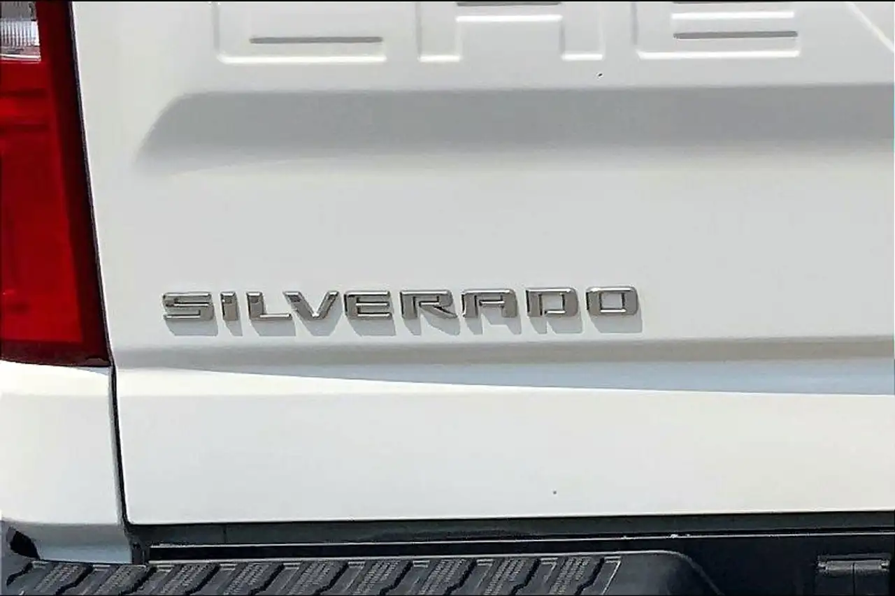 Chevrolet Silverado 1500 photo Chevrolet Silverado 1500