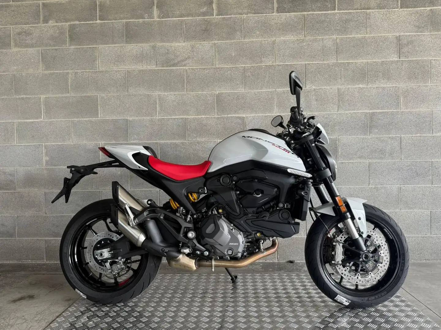 Ducati Monster 937 +. CAMPAGNA PROVA RISCATTA O RENDI. Bianco - 1