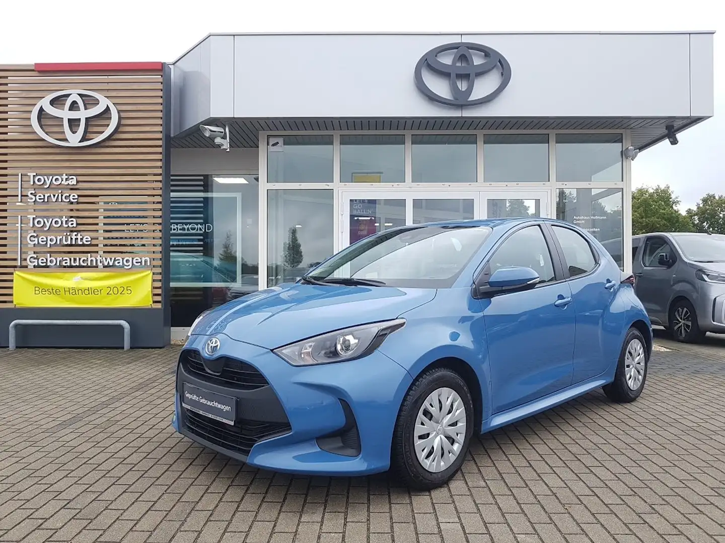 Toyota Yaris 1,0 *Comfort* Schalter, Ganzjahresreifen Blau - 1