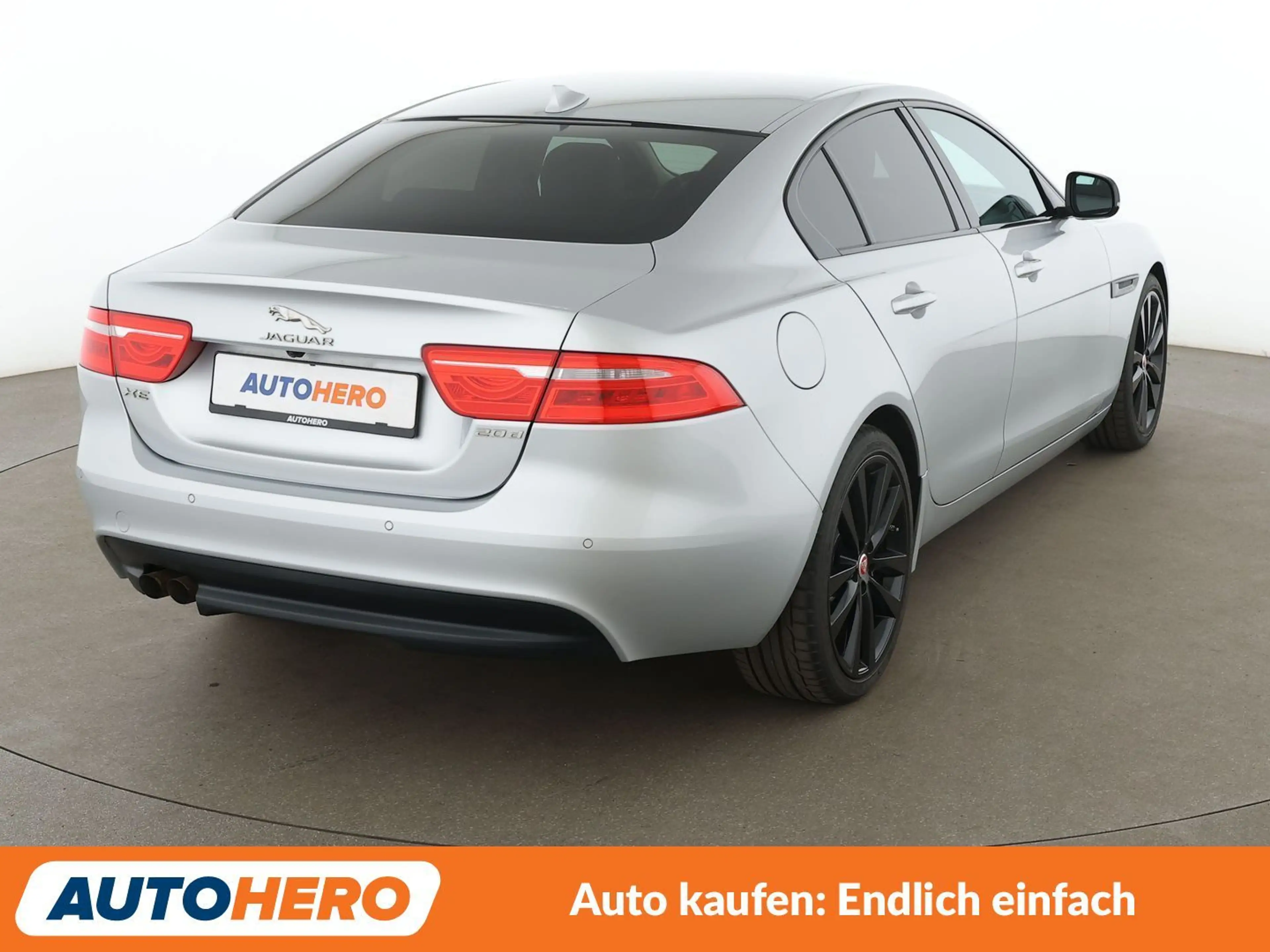 Jaguar XE 20d Prestige Aut.*NAVI*CAM*PDC* — photo 6