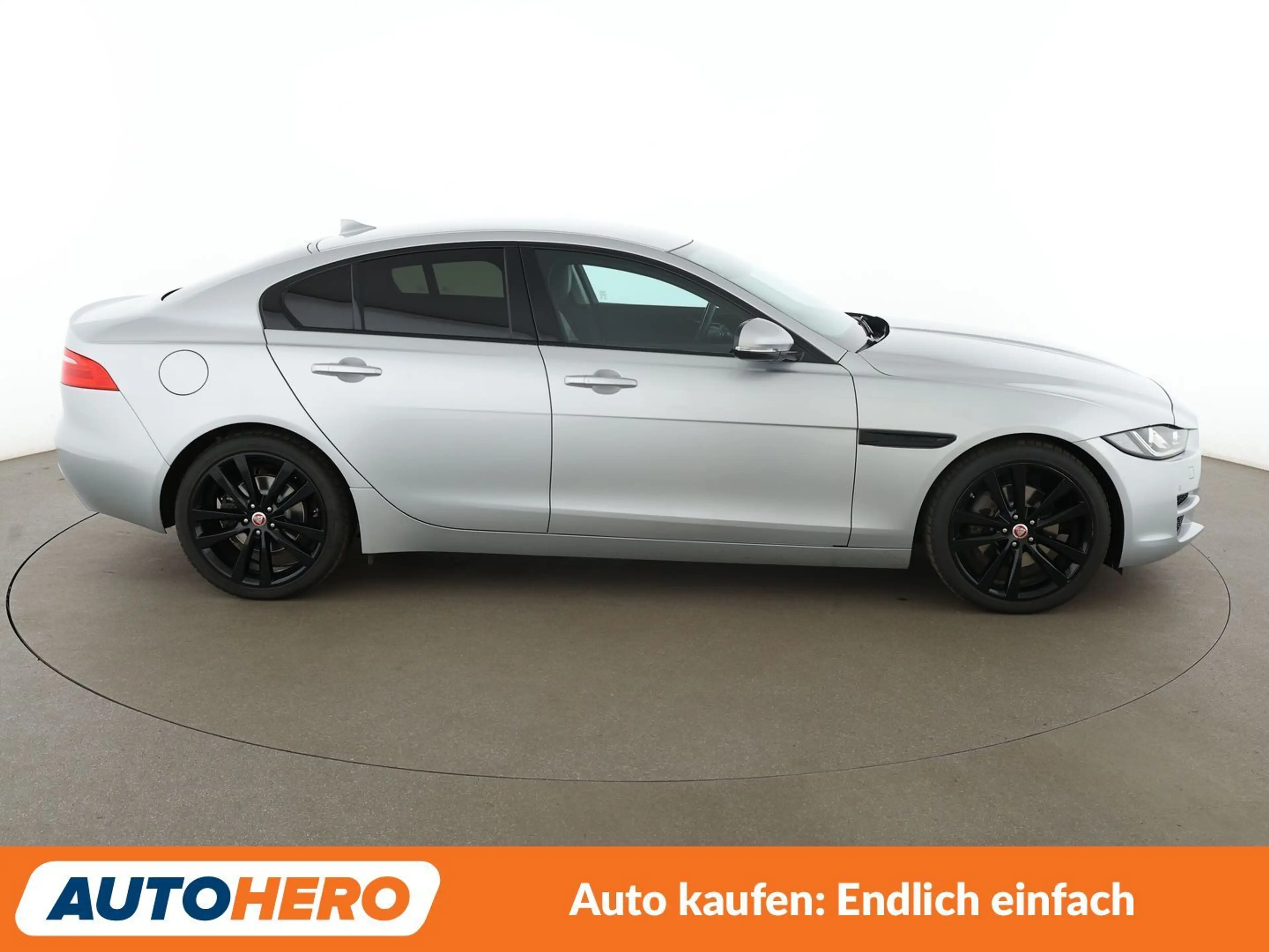 Jaguar XE 20d Prestige Aut.*NAVI*CAM*PDC* — photo 7