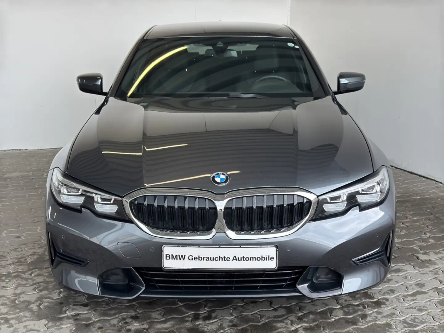 BMW 320 dA Lim. Sport Line LiveCock.PDC.SHZ.DuLa.DAB Grau - 1