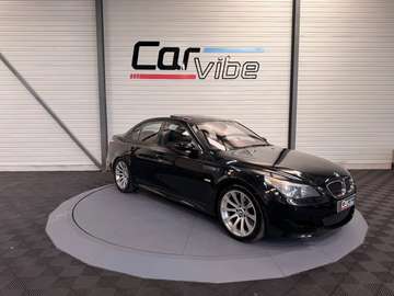E60 V10 - SIEGES CHAUFFANTS AV/AR - SIEGES AV ELECTRIQUES - CIEL DE TOIT ALCANTARA- TOIT OUVRANT - GARANTIE 12 MOIS