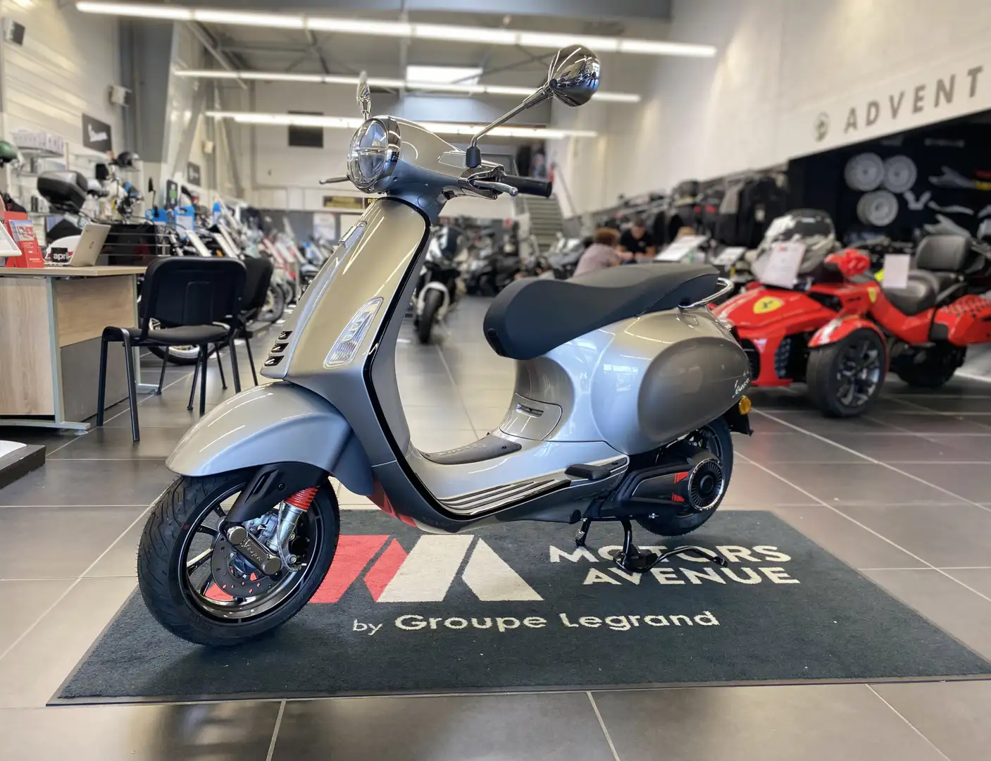 Vespa Primavera 125 Gri - 1