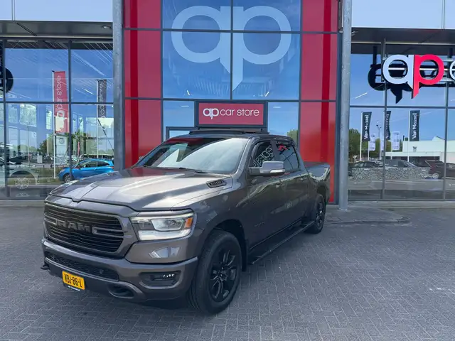 Dodge RAM 1500 5.7 V8 4x4 Crew Cab Laramie | Panorama | Stoe
