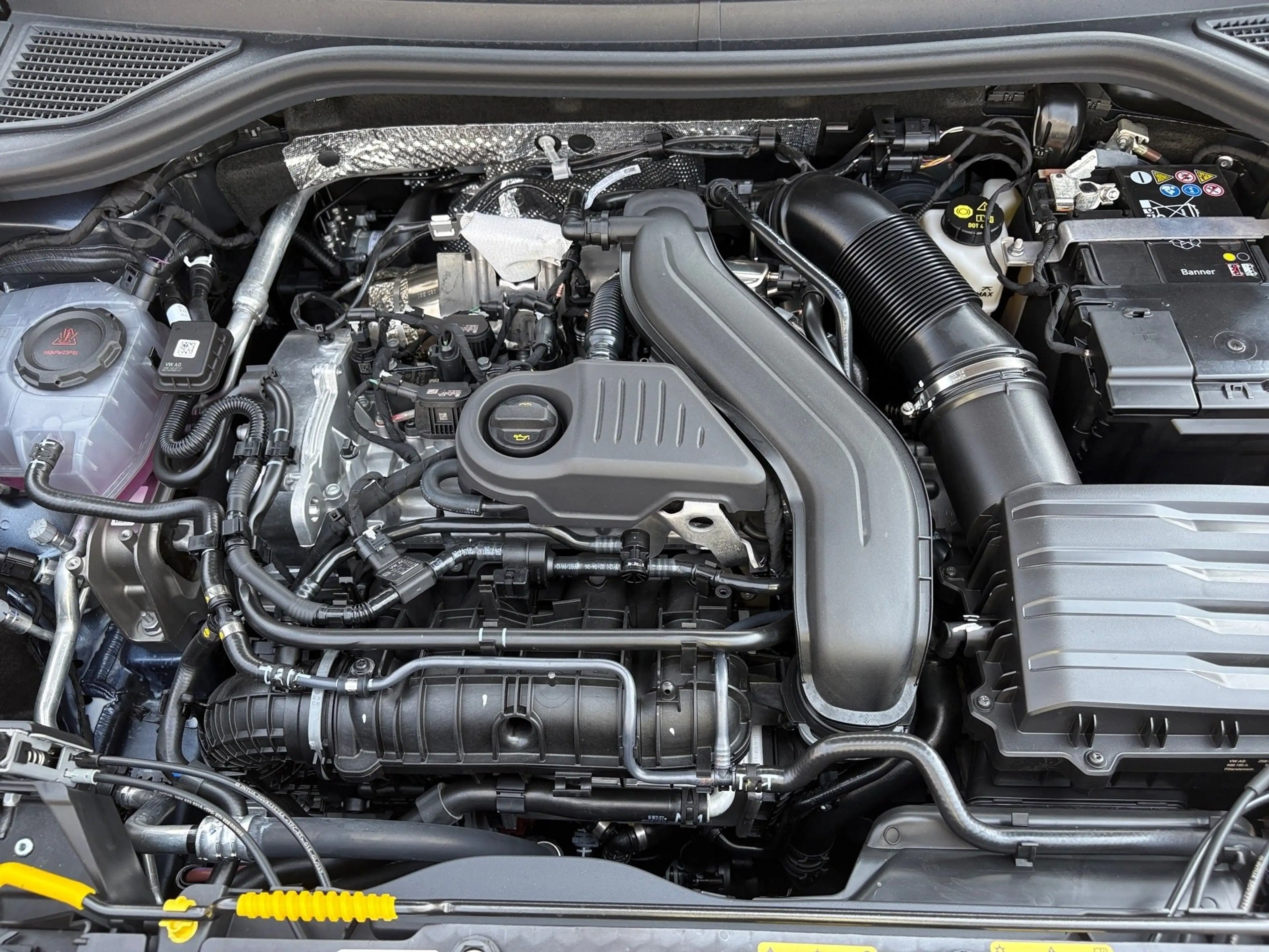Volkswagen T-Roc 1.5 eTSI R-Line *APPCON*KAMERA*SITZHZG* — photo 9
