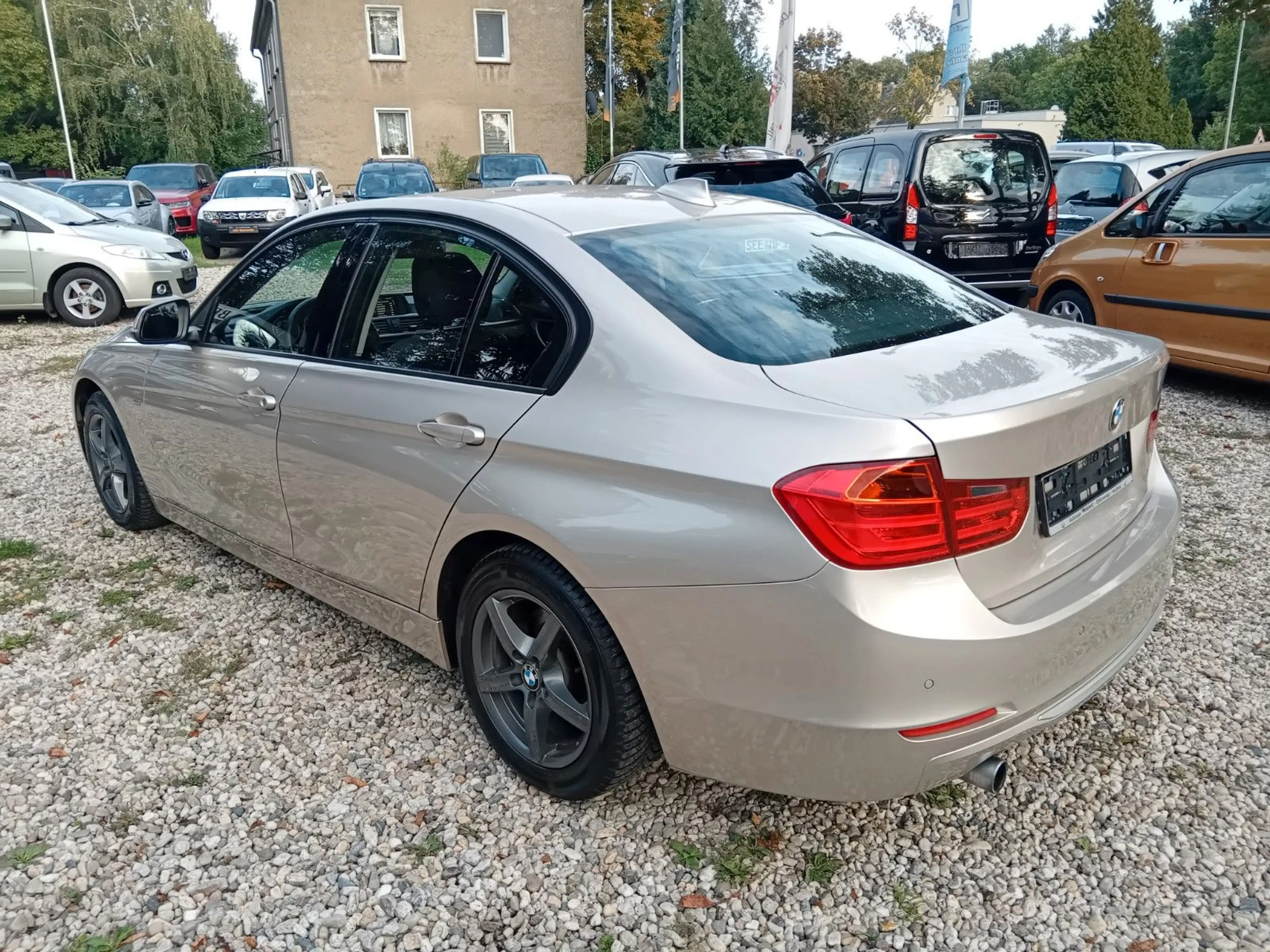 BMW 316 i Limousine Aut * INSP+TÜV neu * Top Zustand — photo 3