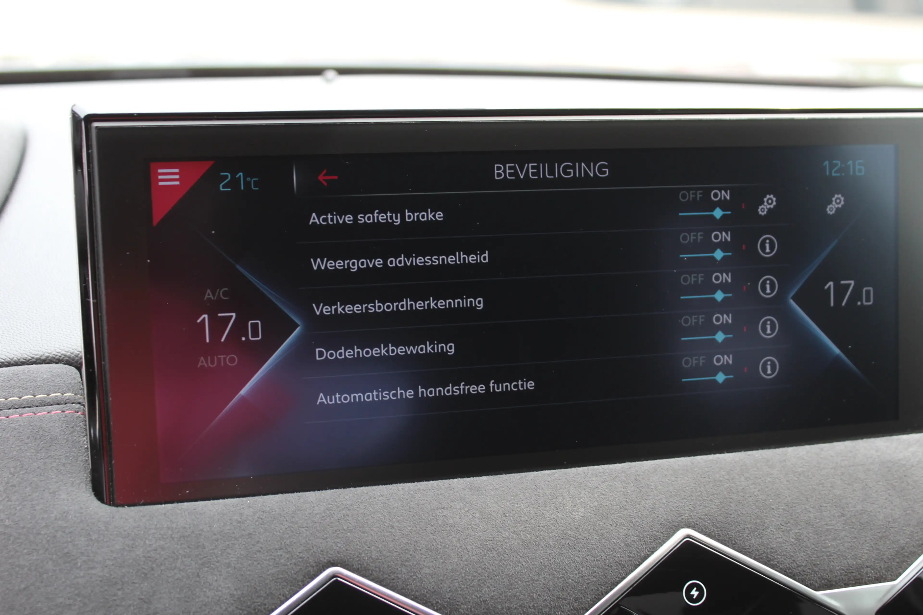 DS Automobiles DS 3 Crossback E-Tense Performance Line 50 kWh | Blis | Camera | — photo 24