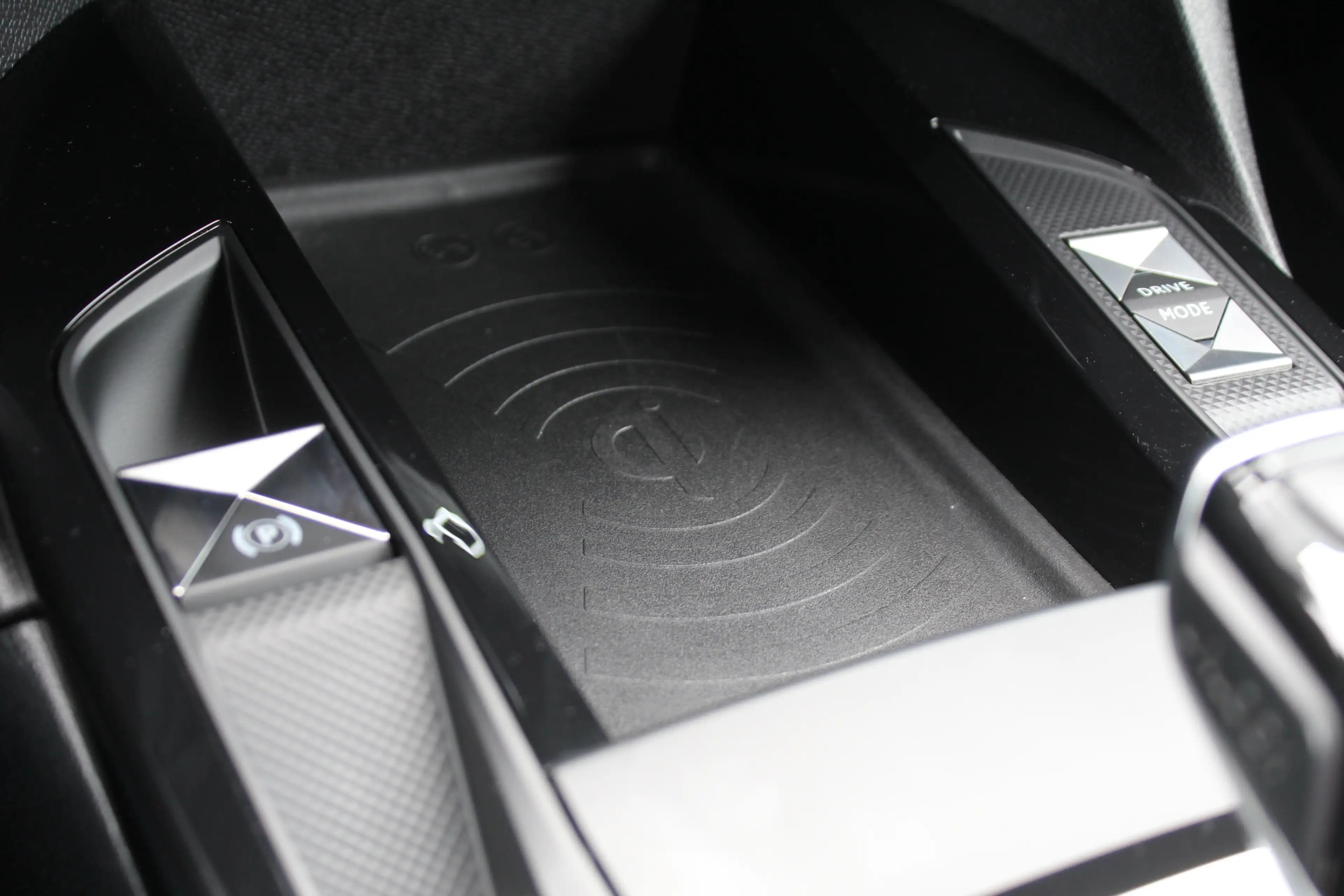 DS Automobiles DS 3 Crossback E-Tense Performance Line 50 kWh | Blis | Camera | — photo 20