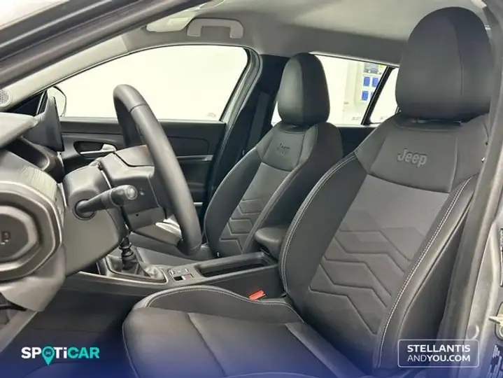 Jeep Avenger 1.2 Turbo Altitude 2025, foto 9