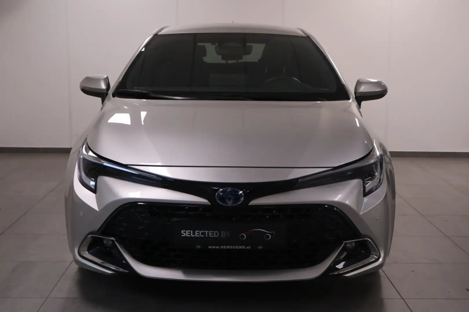 Toyota Corolla 1.8 Hybrid Dynamic | Navi | Privacy Glass Silber - 2