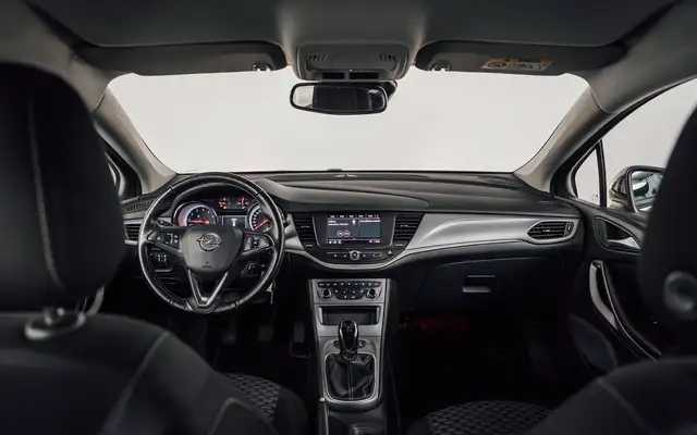 Opel Astra view 12