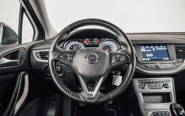 Opel Astra view 13