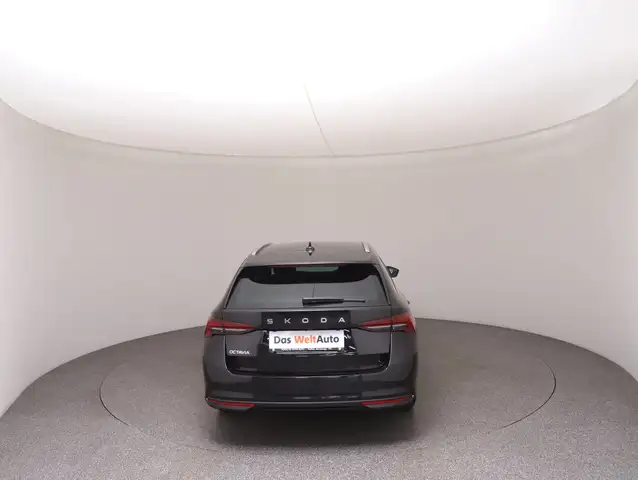 Skoda Octavia view 6