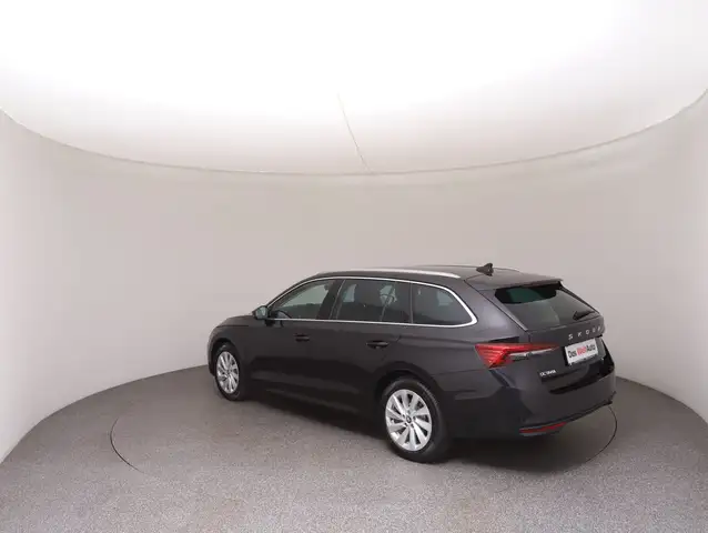 Skoda Octavia view 5