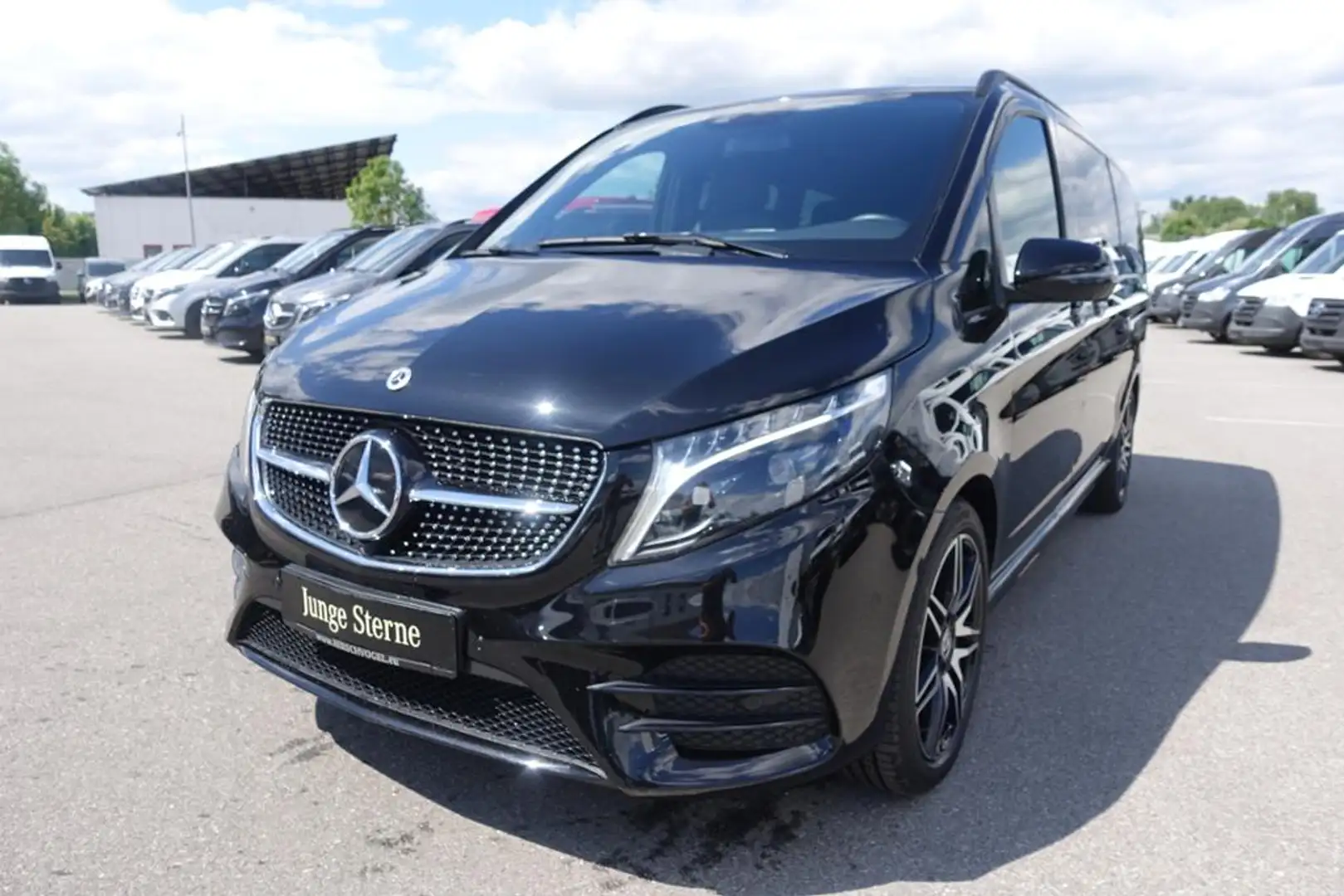 Mercedes-Benz V 250 d lang AMG 8-Sitzer Distronic Noir - 1