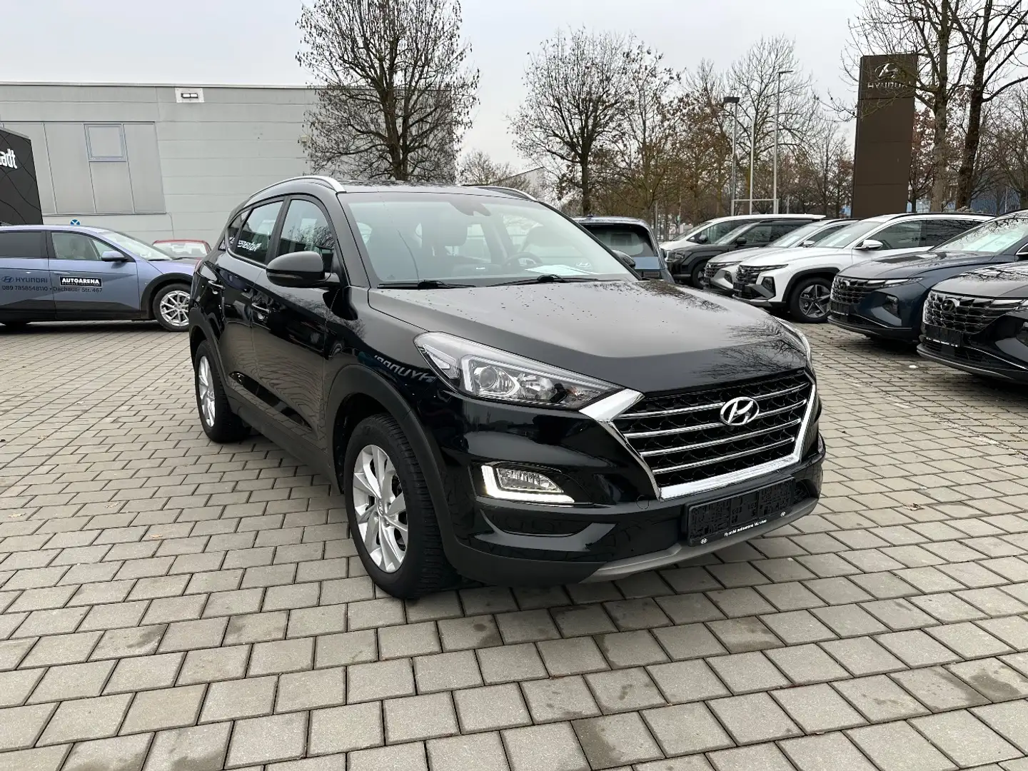 Hyundai TUCSON 1.6 Trend 2xKlima AUT Facelift Kam. LM Nero - 2