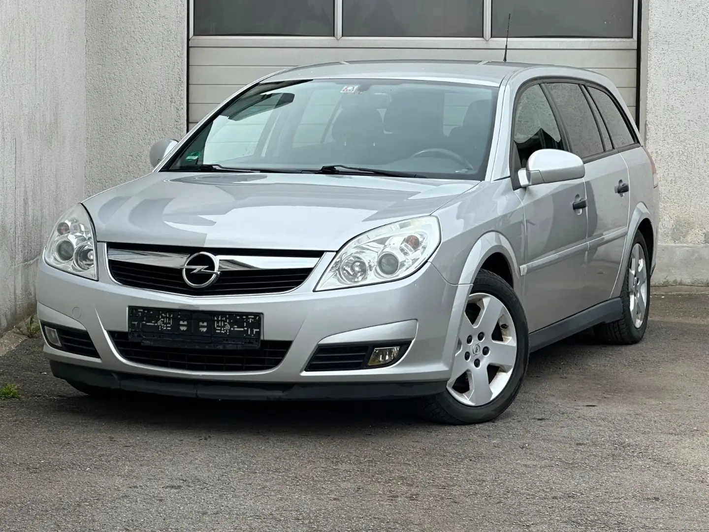 Opel Vectra C 1.9 Autom.*NAVI*ALU*AHK*PDC*2.HAND Srebrny - 1