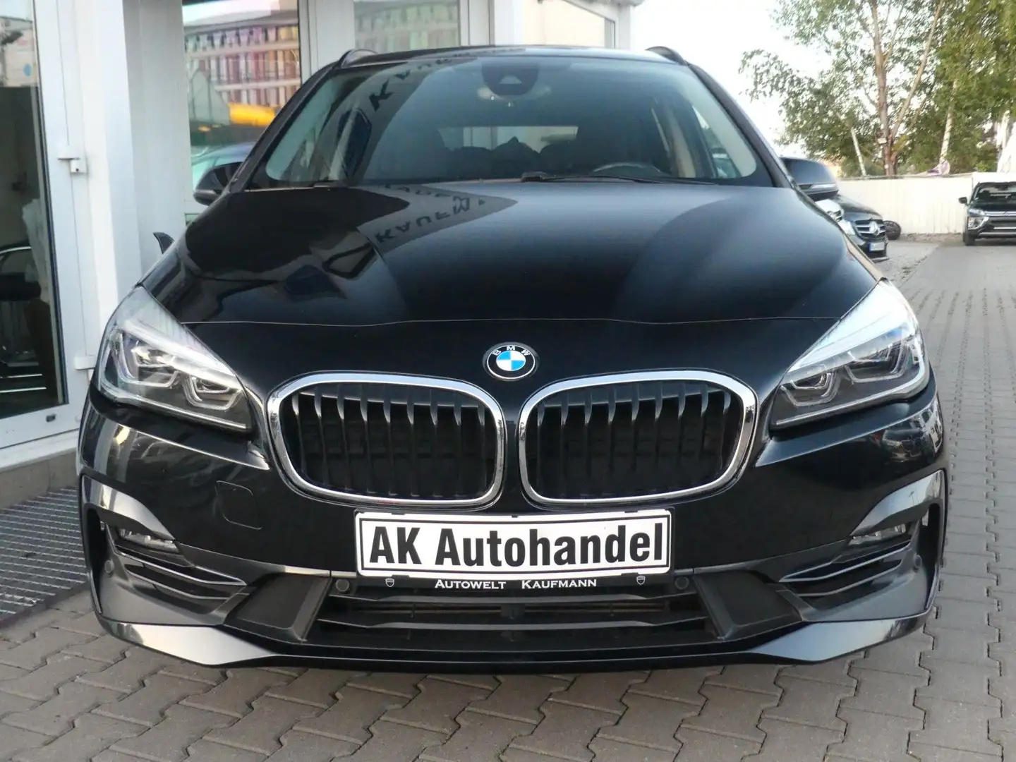 BMW 218 i Gran Tourer Sport Line AHK Navi Schwarz - 2