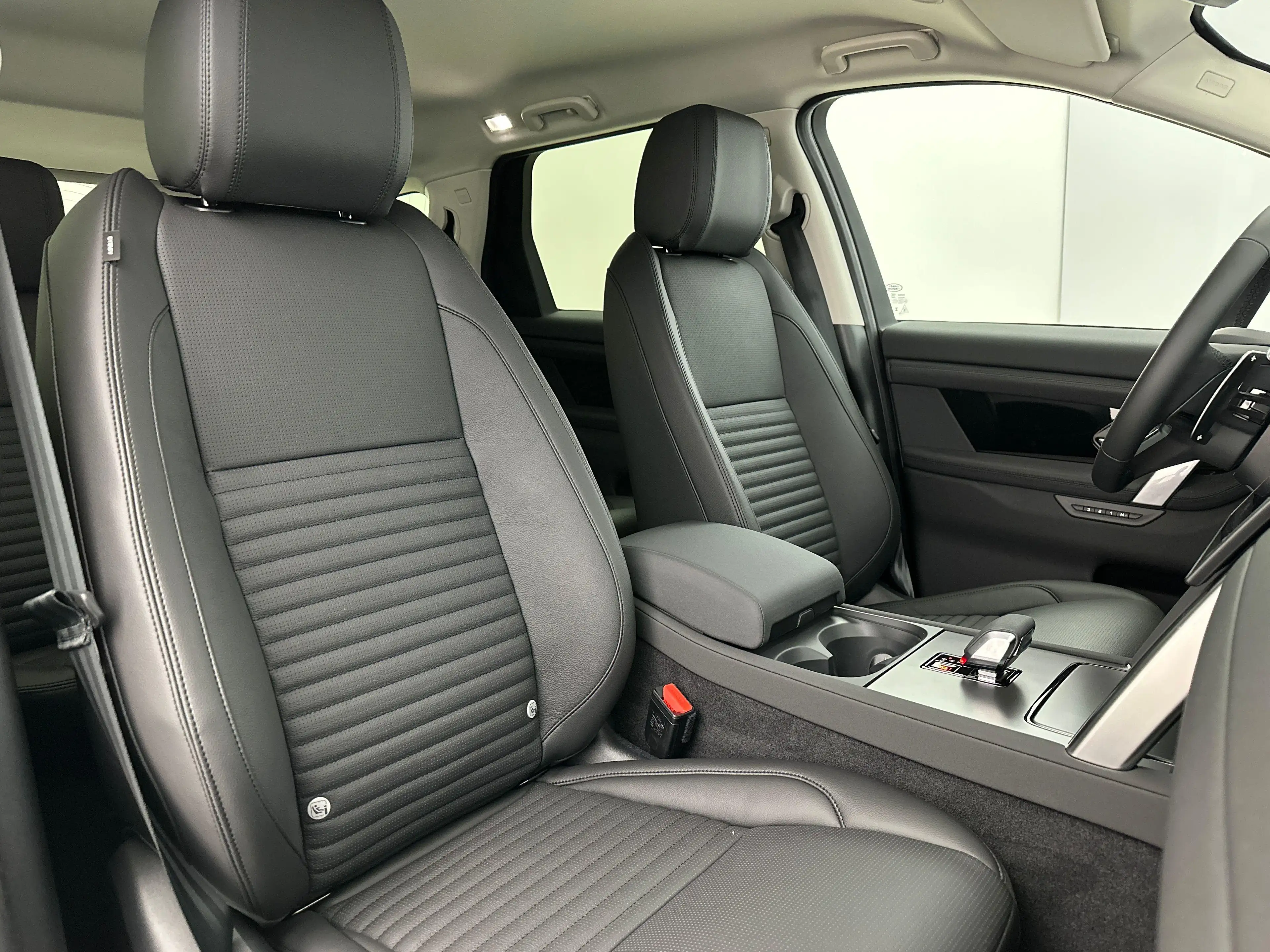 Land Rover Discovery Sport P270e S AWD Auto. 25.5MY — photo 11