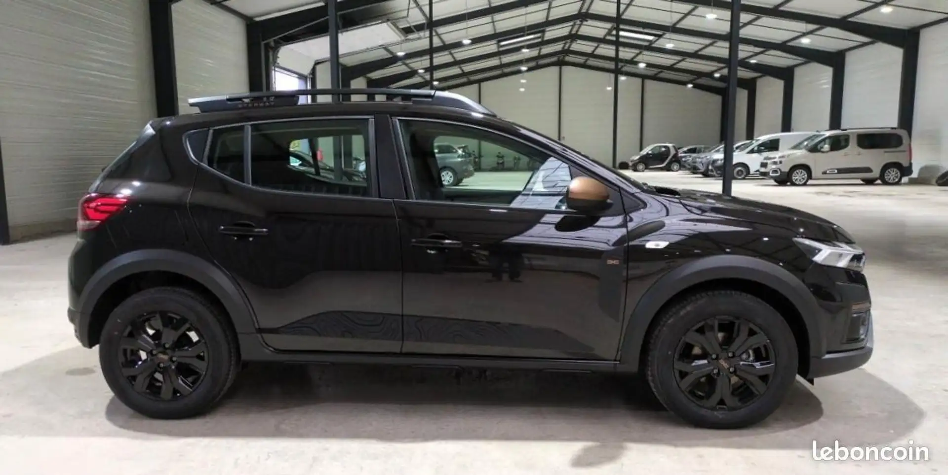 Dacia Sandero TCE 110 GSR2 STEPWAY EXTREME NEUF 0KM + PACK CONFORT SIEGES CHAUFFANTS CAMERA Noir - 2